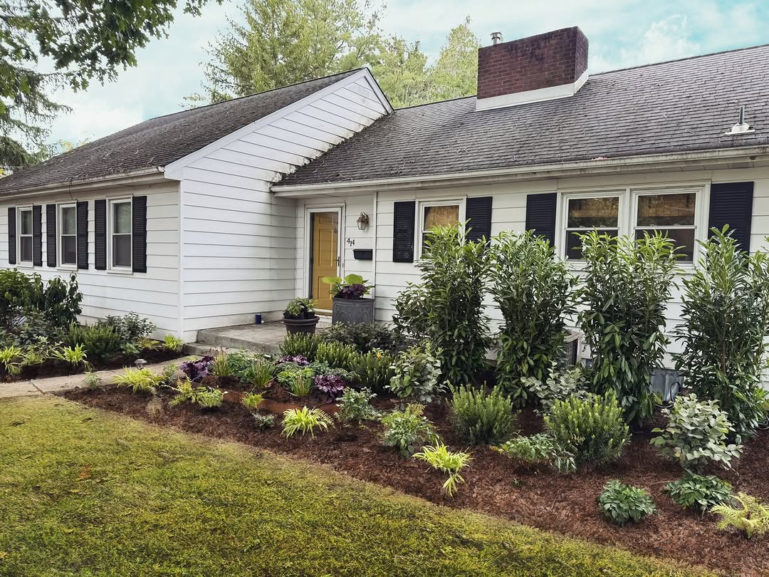 Landscaping and hardscape project in Princeton, New Jersey by New Dawn Landscaping.
